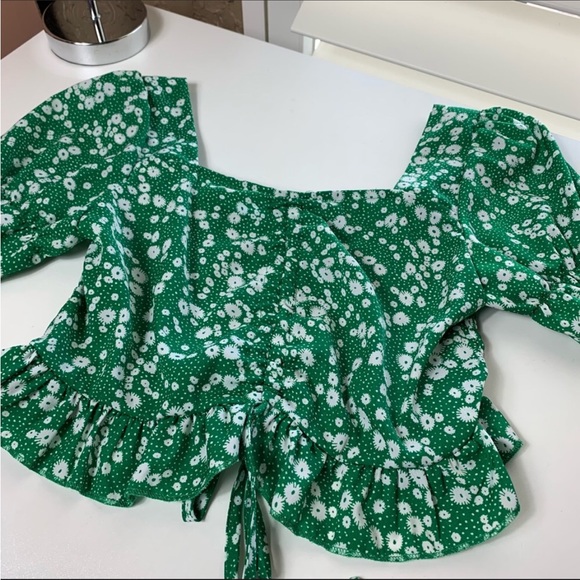 Floral Draw String Crop Top - Picture 2 of 8